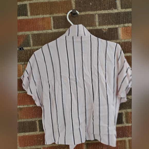 Short blouse with tie - Picture 7 of 7